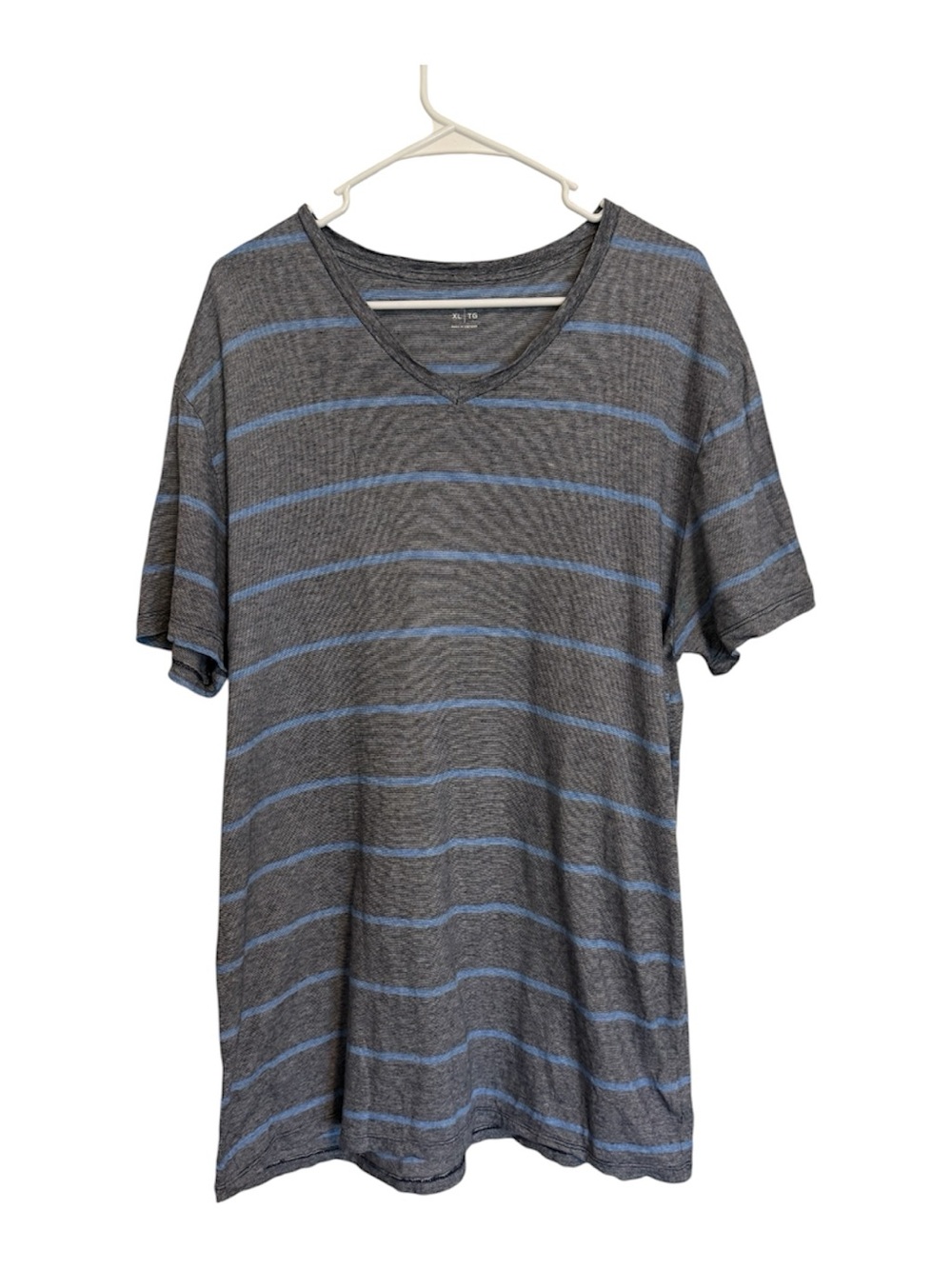 Men's Old Navy Gray Striped V‑Neck T‑Shirt - Blue Accent